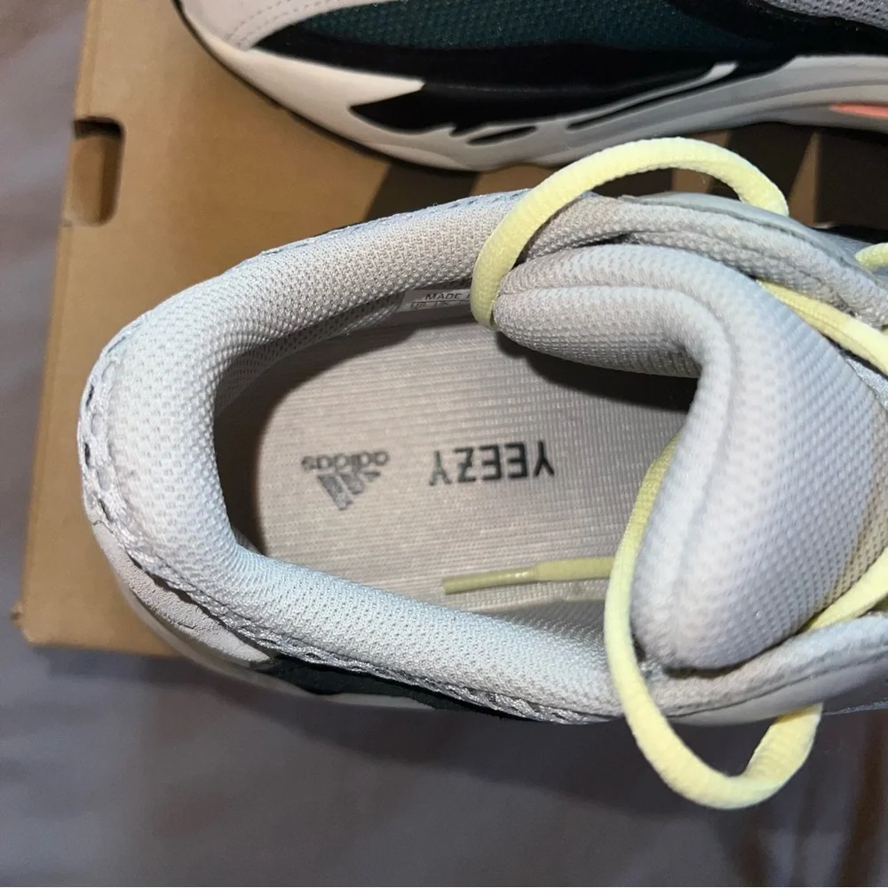 Adidas Yeezy Boost 700 Wave Runner B75571 - Picture 8 of 10